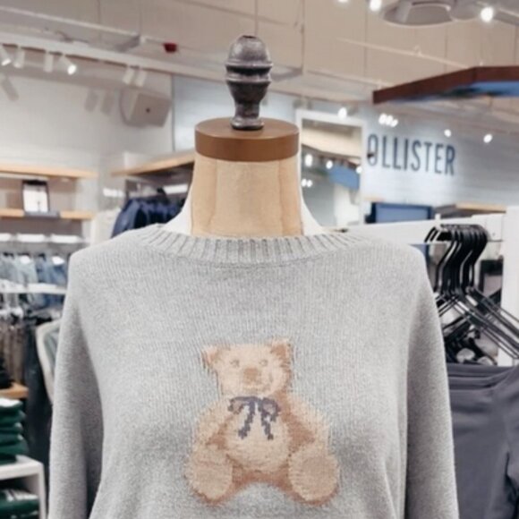 HOLLISTER: Easy Bow Graphic Crew Sweater - Picture 4 of 10